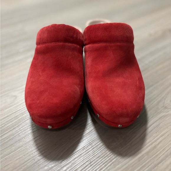 Vionic Women's Red Suede Clogs - Picture 4 of 7
